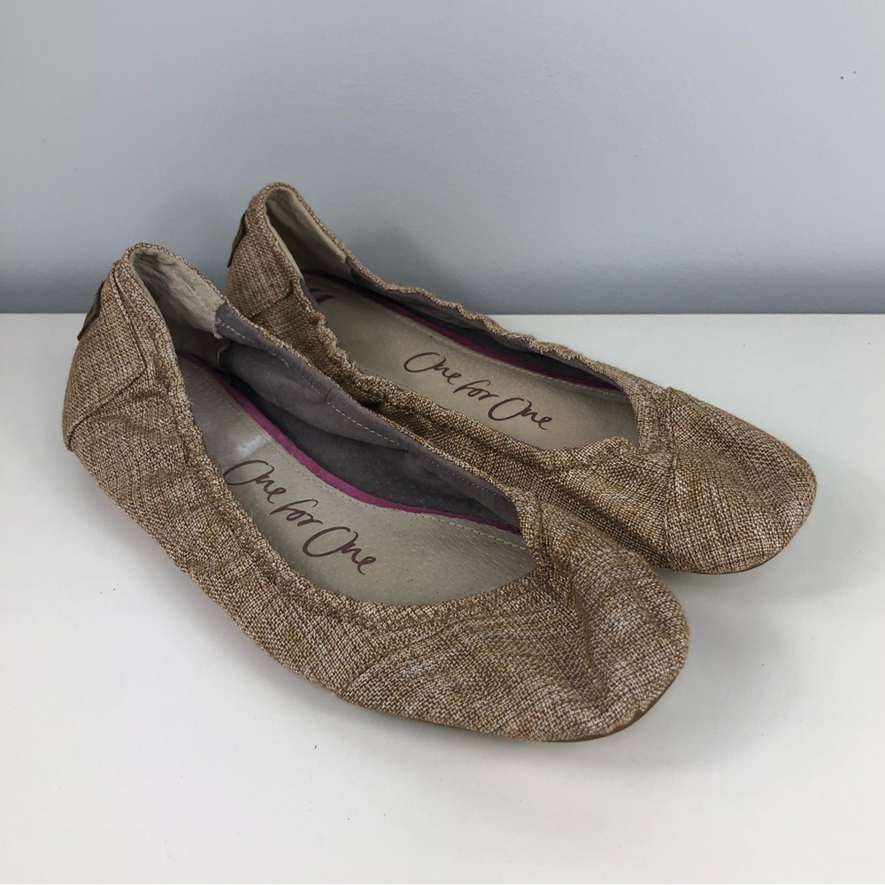 TOMS ONE FOR ONE cream canvas slip on flat